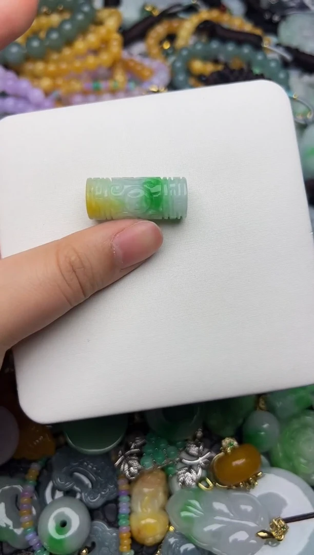 翡翠未镶嵌颈饰天然缅甸翡翠吊坠