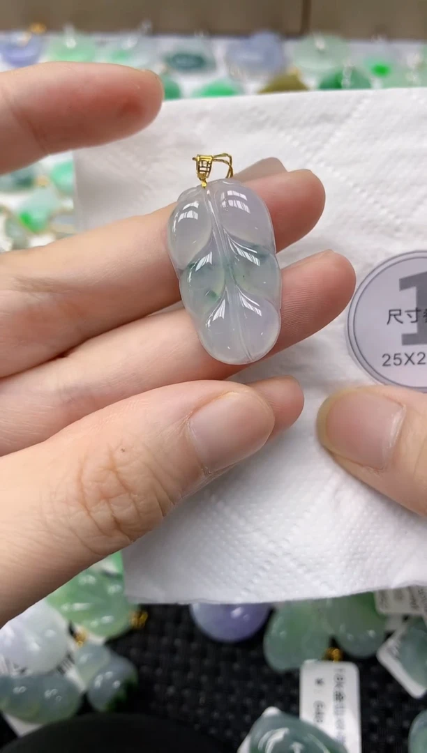 翡翠18K金镶嵌颈饰11111111