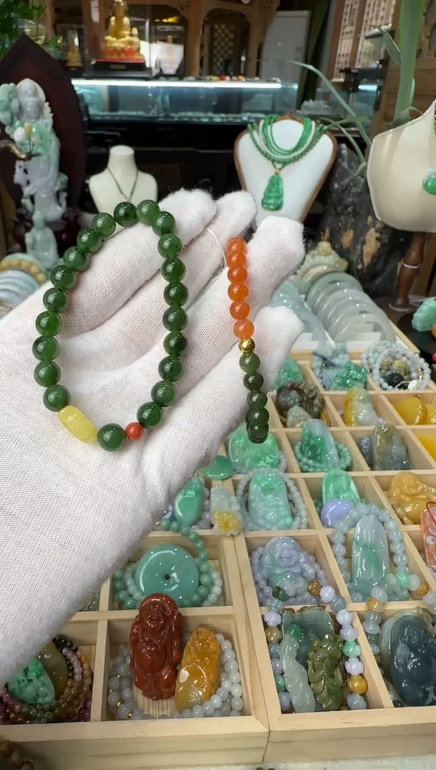颈饰未镶嵌翡翠手串