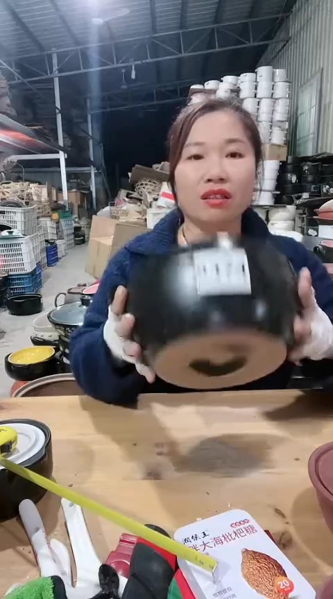 【闪购商品】3374瑕疵2.5黑锅带盖。。。