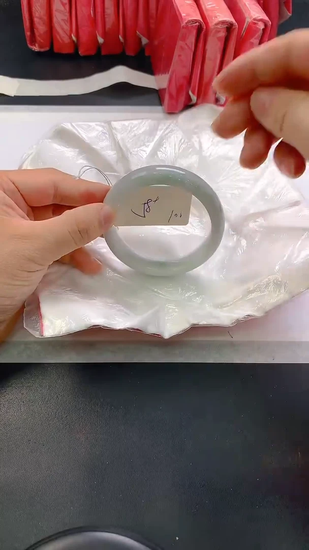 未镶嵌手镯翡翠100