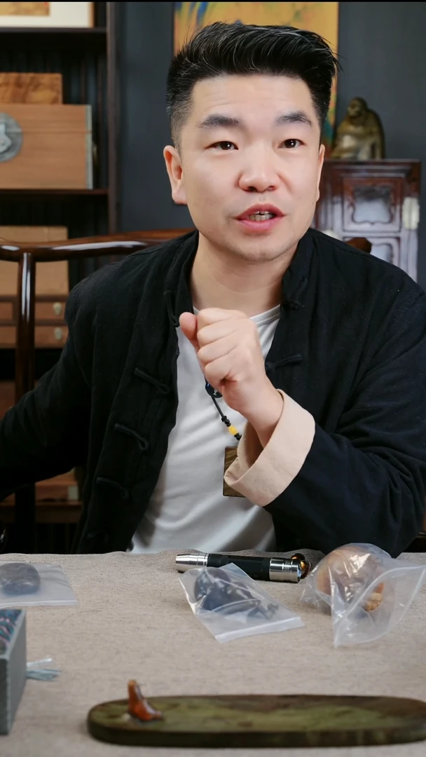 金丝楠在小叶桢楠纯手工雕刻香插（乌木龙胆）