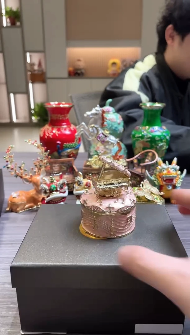 摆件珐琅彩七宝烧首饰盒
