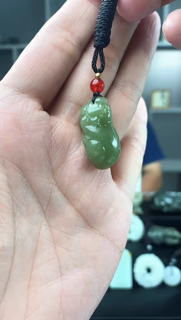 和田玉未镶嵌颈饰1