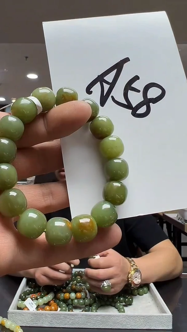 未镶嵌手链透闪石质玉多样性发货其中发一