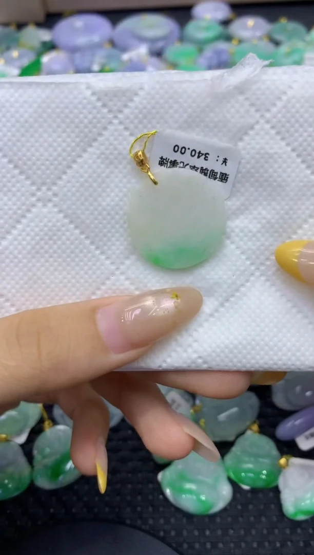 颈饰未镶嵌翡翠天然缅甸翡翠A货