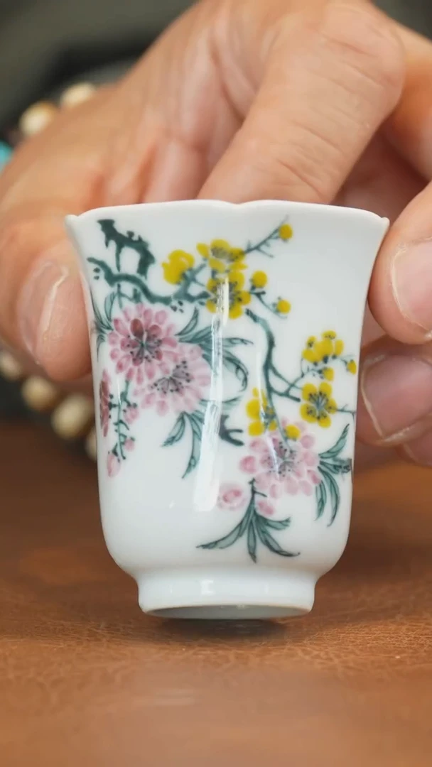 五彩蝶恋花异型杯