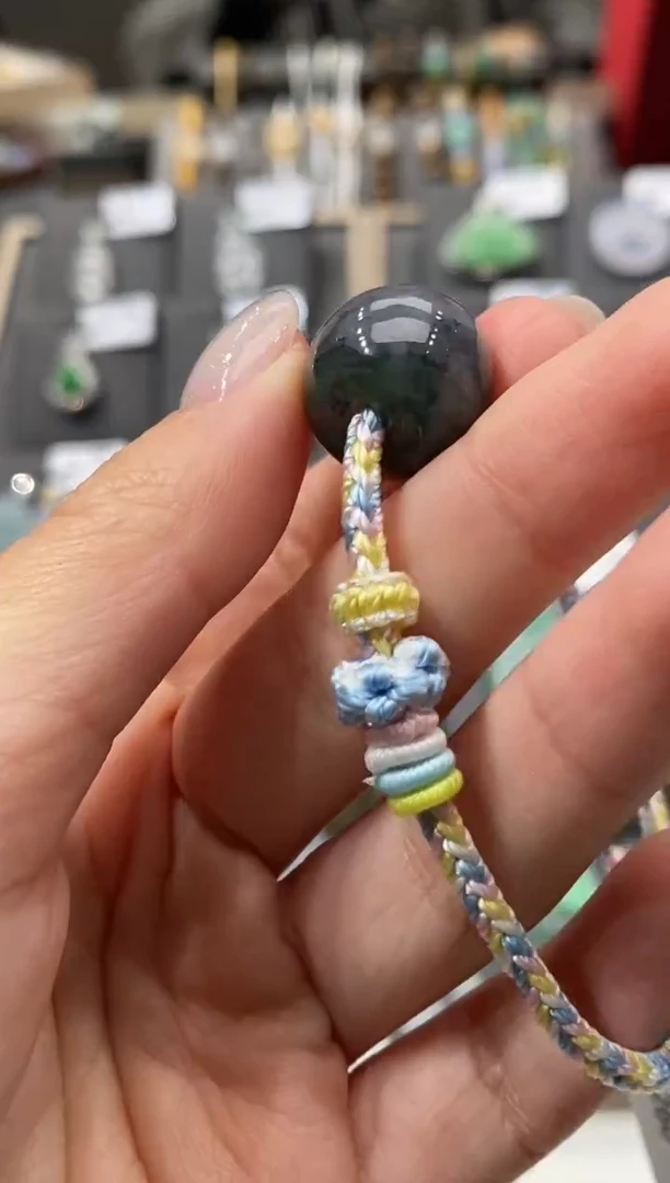 颈饰未镶嵌翡翠手绳