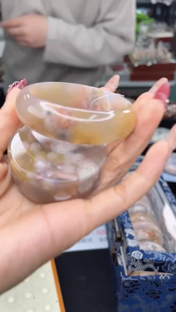 【闪购商品】石英质玉手镯未镶嵌55圈口（赠品镯心）1401046