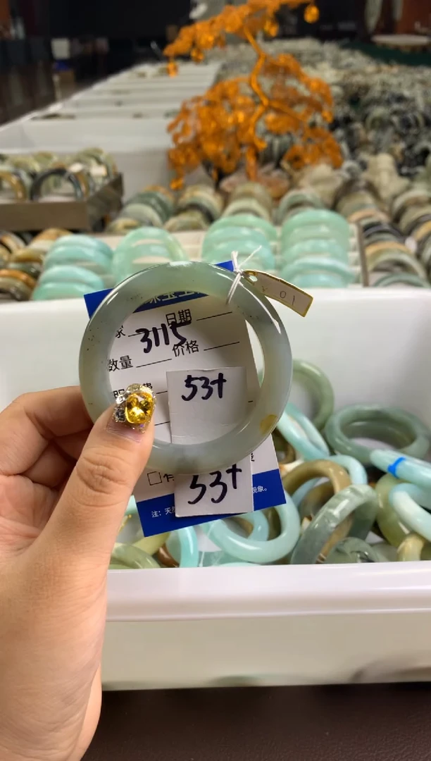 【闪购商品】蛇纹石玉手镯未镶嵌3115