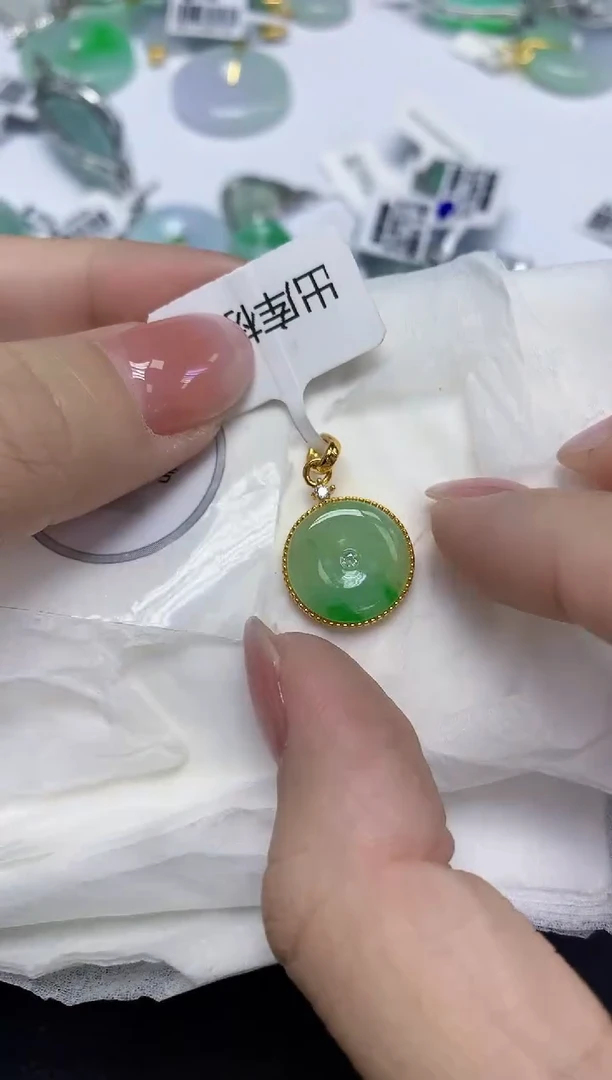 颈饰未镶嵌翡翠天然缅甸翡翠A货多样性发一件