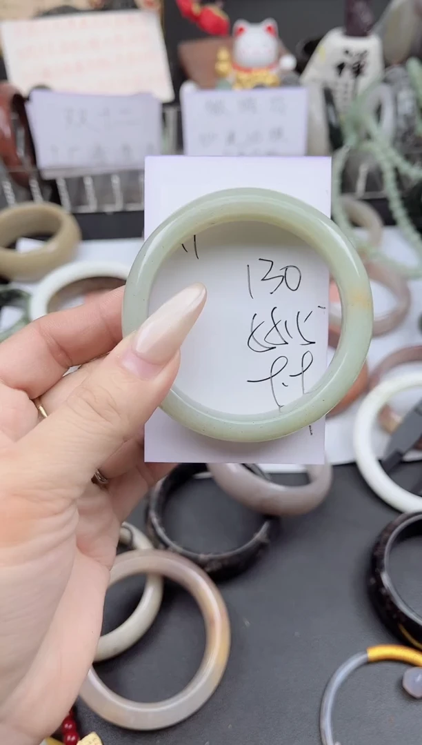 未镶嵌手镯石英质玉130