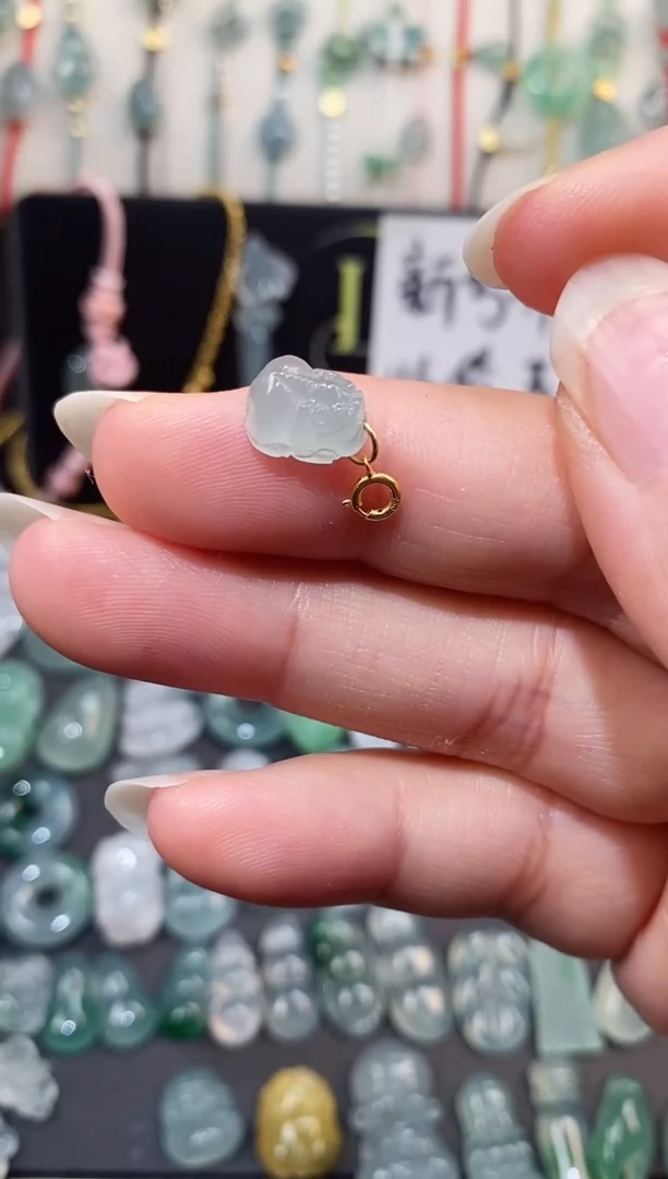 翡翠散珠18K金镶嵌貔貅