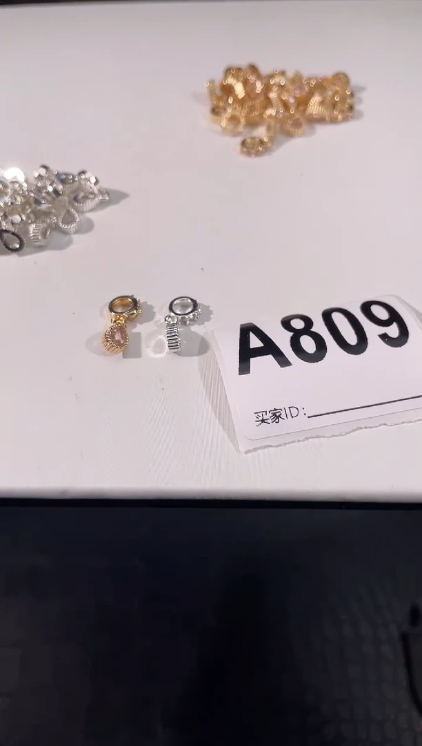 水晶手链未镶嵌A809小圆环排挤金银一对 多样性发一