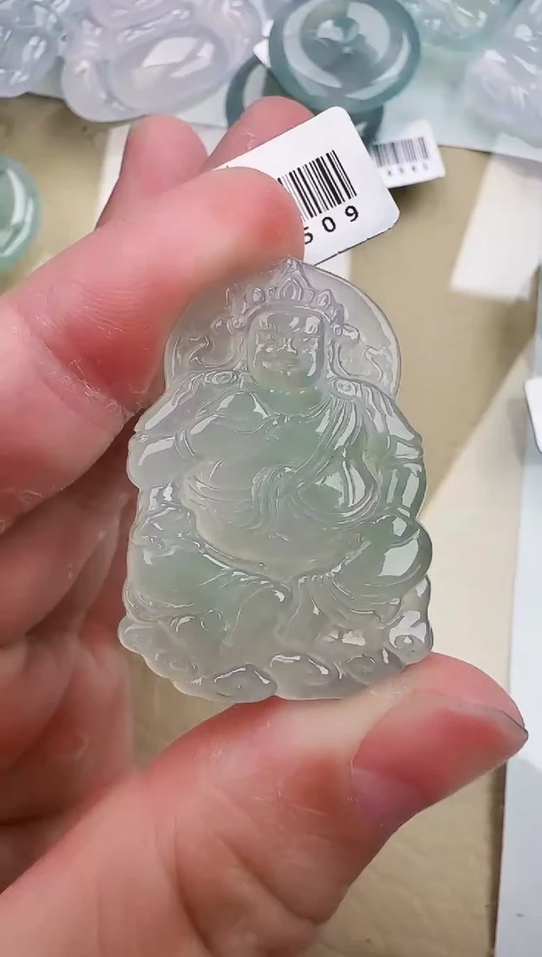 翡翠未镶嵌颈饰缅甸天然翡翠