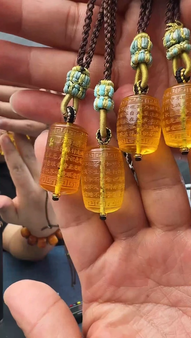 蜜蜡未镶嵌珠宝奇石假一罚十，多样性发其一