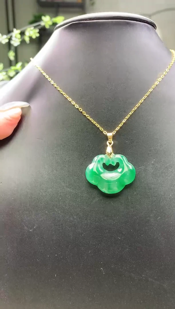 颈饰未镶嵌石英质玉吊坠