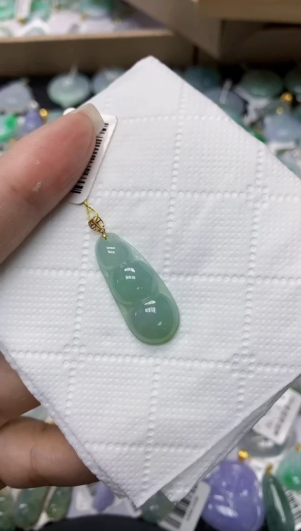 颈饰18K金镶嵌翡翠1111111111