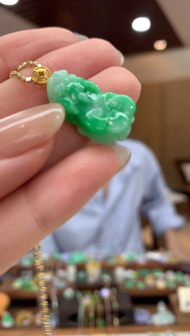 翡翠18K金镶嵌吊坠(不含链)貔貅