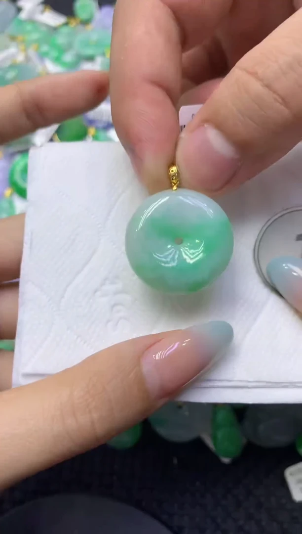 颈饰未镶嵌翡翠天然缅甸翡翠A货