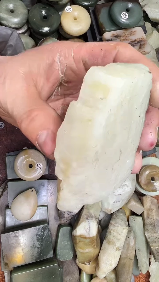 未镶嵌和田玉珠宝半成品1