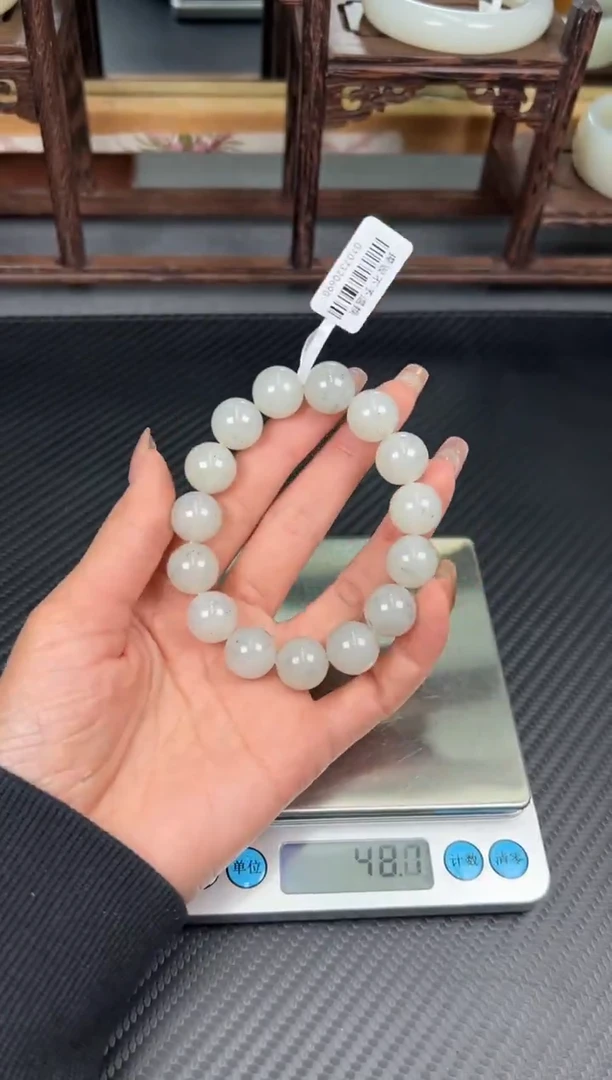 未镶嵌手串和田玉黑山微色差卡14j