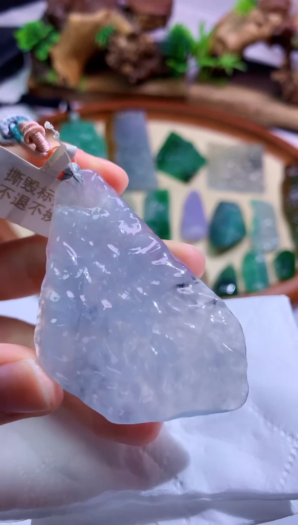 翡翠未镶嵌颈饰