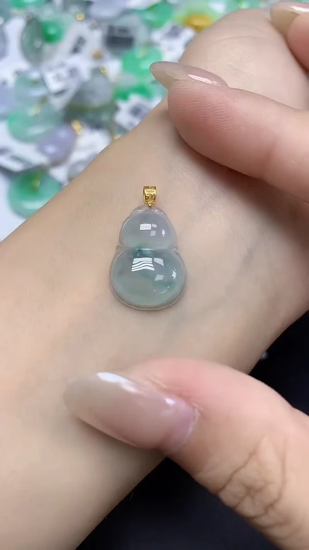 翡翠18K金镶嵌颈饰天然缅甸翡翠A货