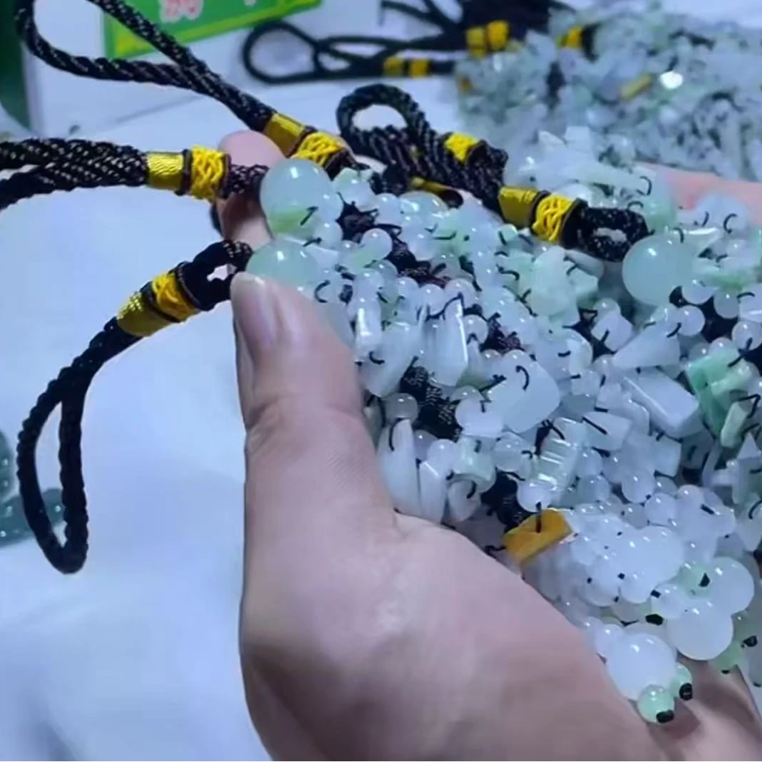 【玉经纶】-47198/Q102-629-天然A货翡翠挂件-多样性发其—