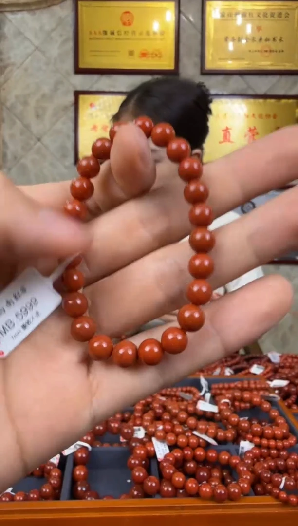 手串未镶嵌南红玛瑙卡7无裂柿子红