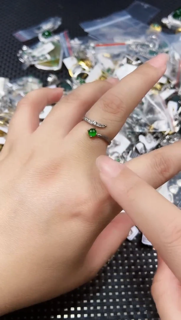 翡翠未镶嵌耳饰1111111111