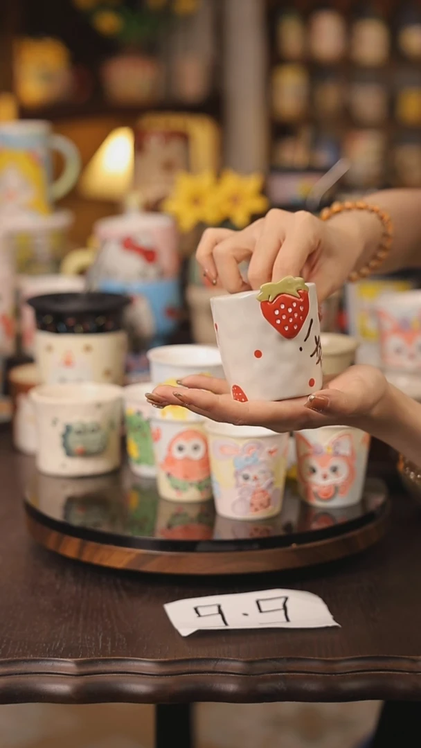 摆件景德镇釉下彩绘设计师款式陶瓷