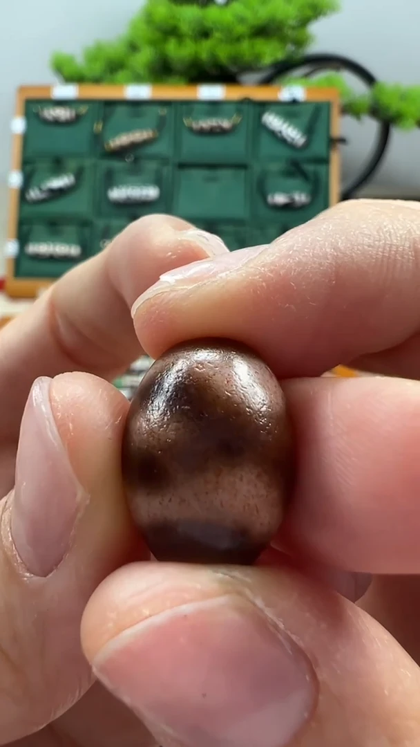 玛瑙/玉髓（覆膜）颈饰未镶嵌111（微瑕）