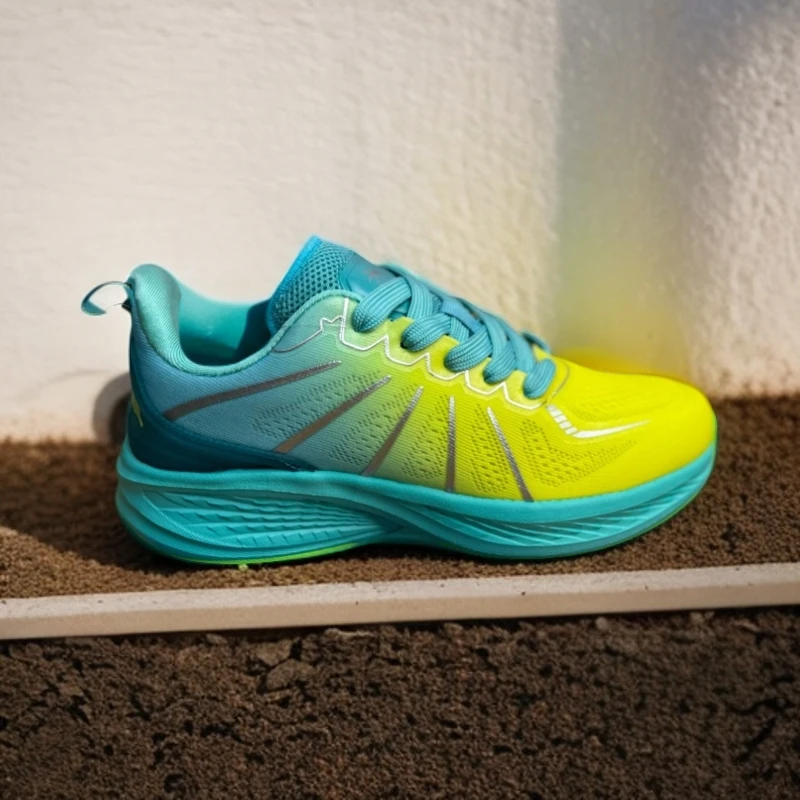 跑步鞋碳板减震轻便休闲公路镂空软底耐磨鞋系带小道运动鞋