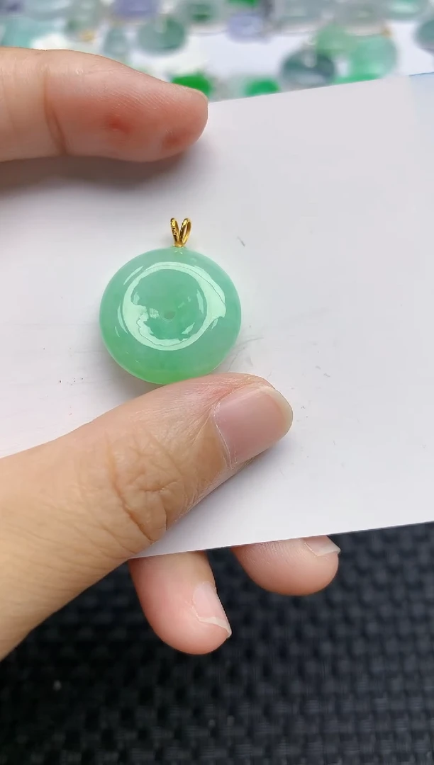 翡翠18K金镶嵌颈饰天然A货翡翠