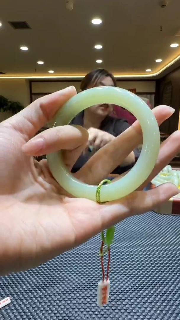 颈饰未镶嵌和田玉手镯56