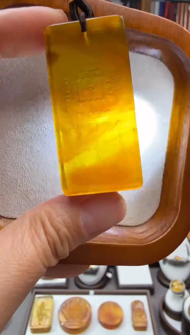 未镶嵌颈饰琥珀河图洛书吊坠