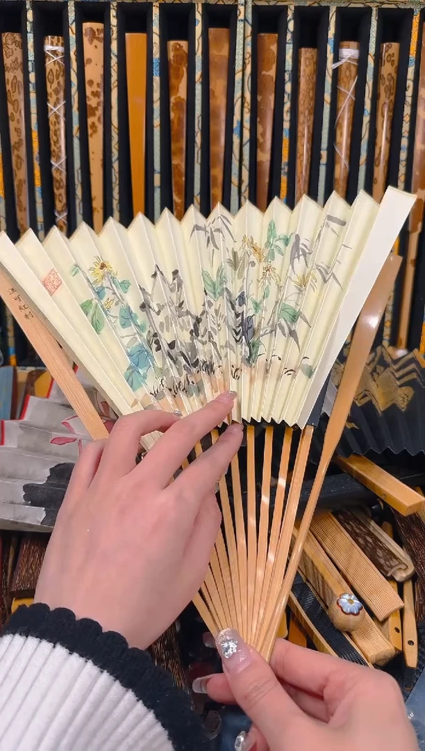 【闪购商品】扇子汪可红新玉单青低钉锤露