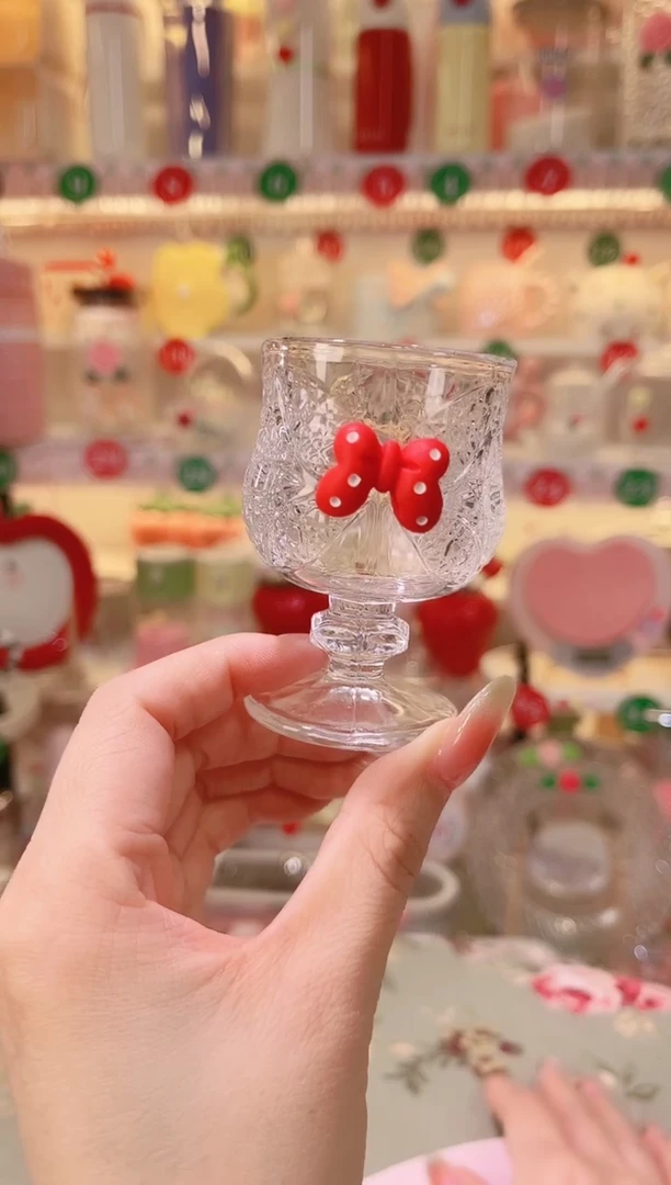 【闪购商品】摆件蝴蝶结高脚白酒杯品质好，发货快，放心拍