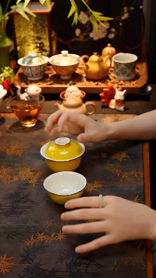 茶壶明黄盖碗加主人杯套组