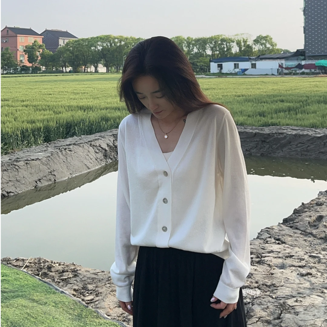 【25夏季新款】轻薄凉爽精纺亮丝线V领长袖开衫24577
