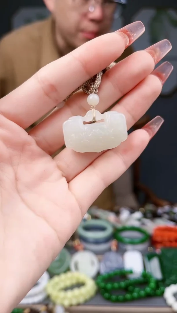 和田玉未镶嵌颈饰多样性发货   拍一单发一个