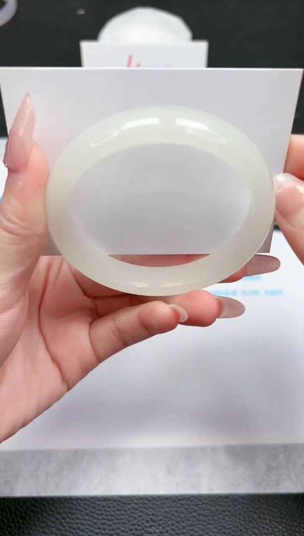 【闪购商品】石英质玉手镯未镶嵌684-60