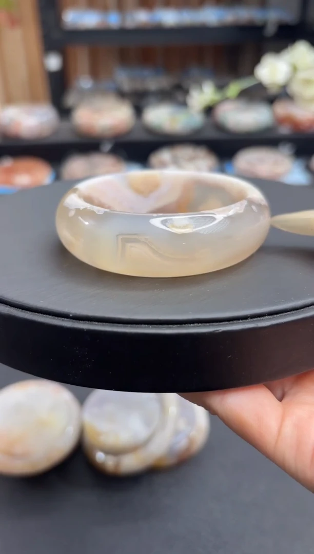 未镶嵌手镯石英质玉A407(57圈)