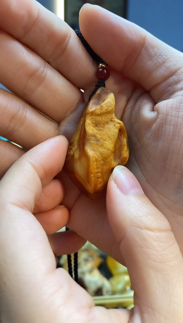 琥珀颈饰未镶嵌吊坠
