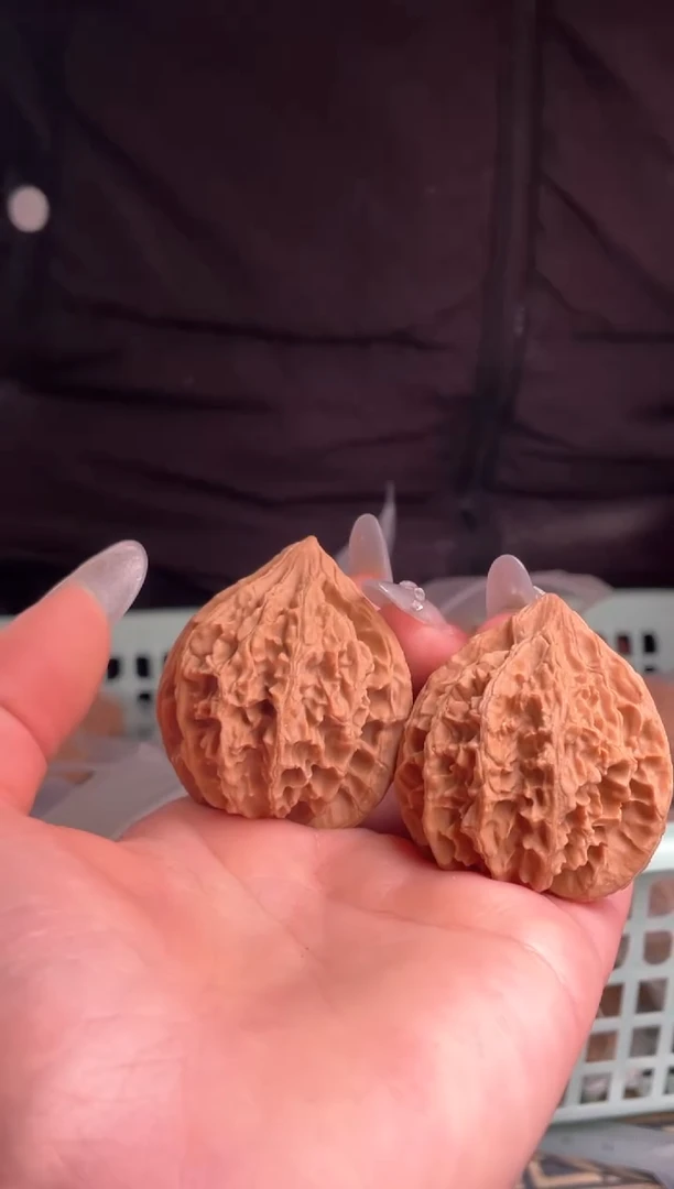 【闪购商品】文玩核桃吊坠灯笼团购 38左右