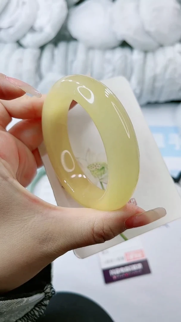 【闪购商品】石英质玉手镯未镶嵌多样性发货A95