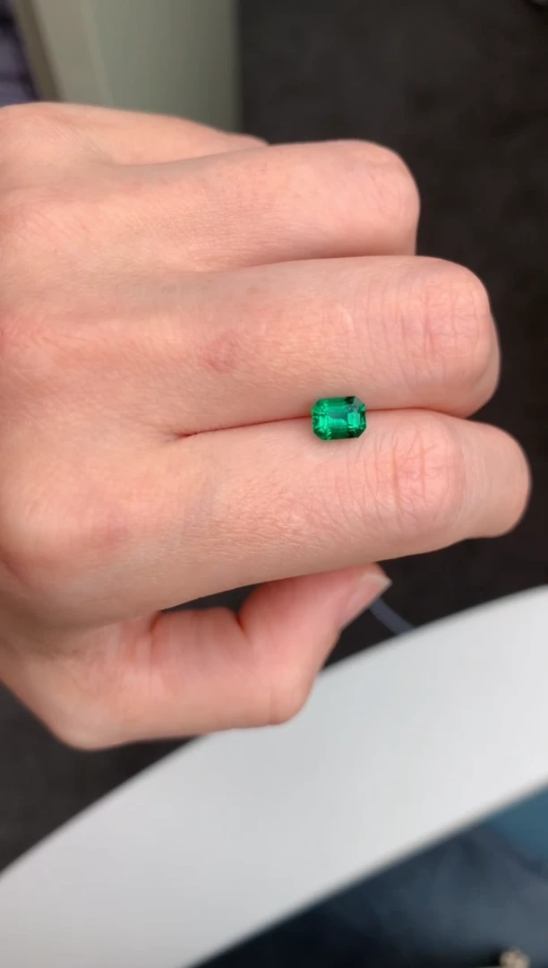 裸石未镶嵌祖母绿86分祖母绿  DE