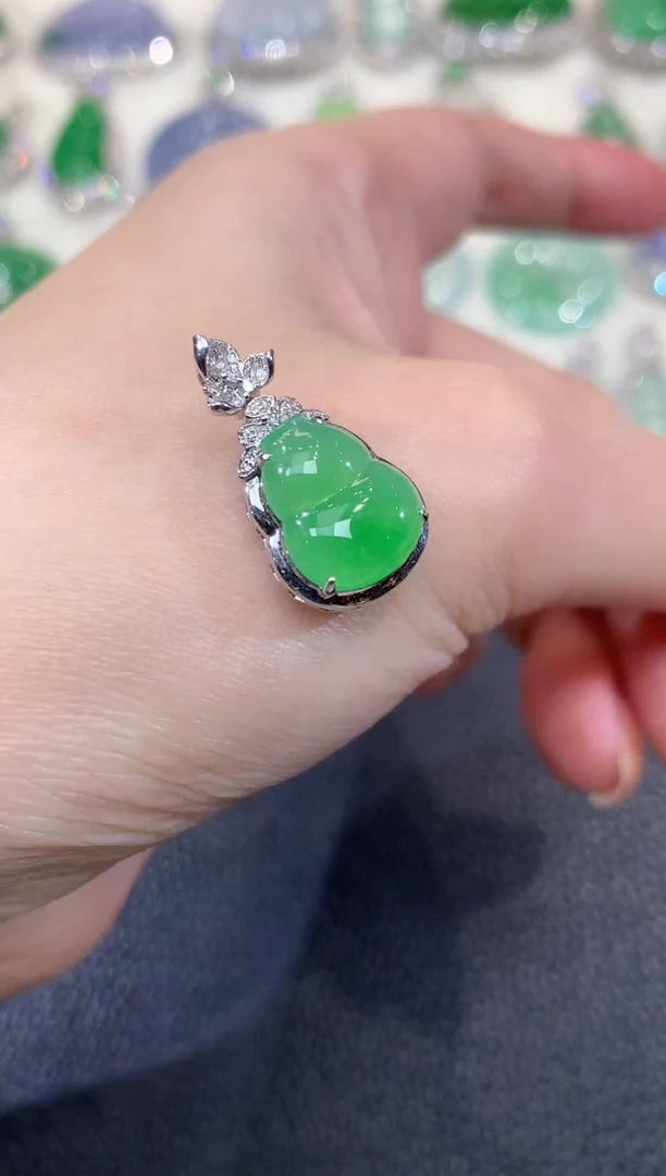 吊坠(不含链)18K金镶嵌翡翠A11