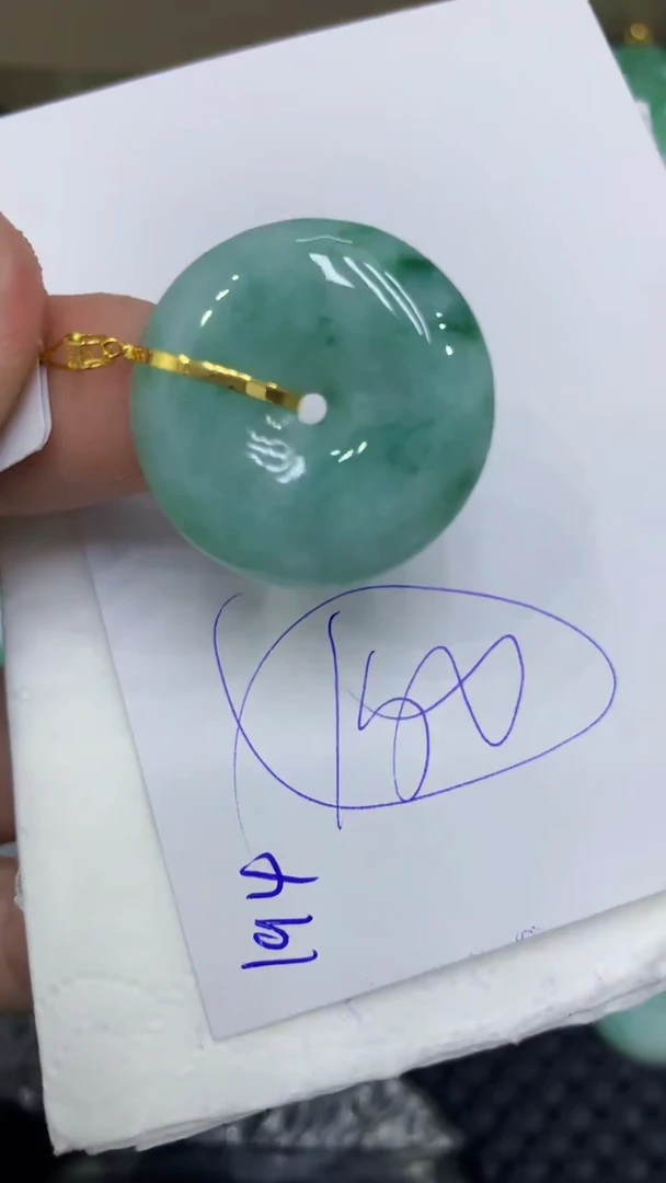 颈饰18K金镶嵌翡翠翡翠11111